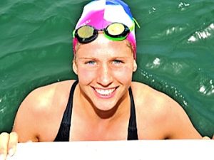 Champion swimmer Chloe McCardel won’t be stopped by stings