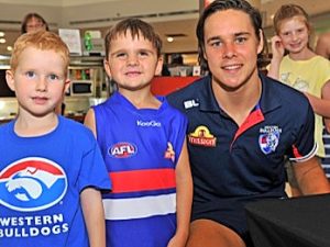 Western Bulldogs recruit Lukas Webb meets his young buddies