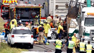 Point Cook: Driver freed from crushed car | Gallery