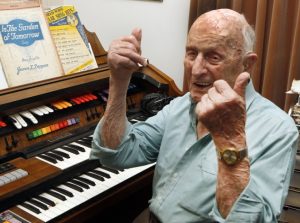 Williamstown Community Singers lose key man as Hugh Vallance, 96, retires