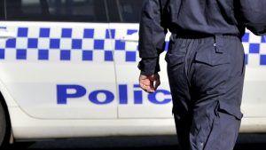 Tomahawk-wielding man arrested in Altona