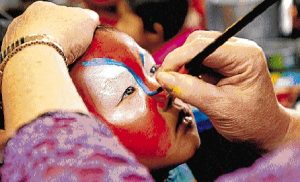 Braybrook children learn to play happy families