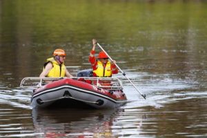 Police, SES scour Maribyrnong River for missing man