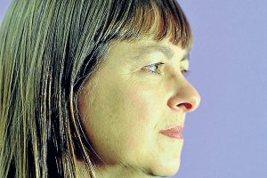 Roxon’s cigarette win brought home to kids of Gellibrand electorate