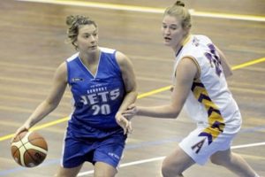 Big V: Start’s a shocker, but Gators find baskets