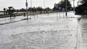 Altona, Seaholme areas flooded by sea