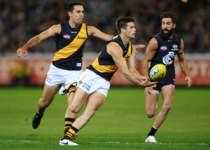 AFL: Richmond hold off fast-finishing Carlton in MCG thriller