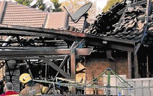 Seabrook passer-by saves residents from fire