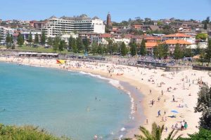 Coogee: Sun and sand in suburbia