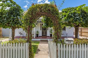 Live well on Elphin: 16 Elphin Street, Newport, 3015