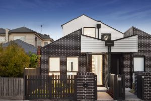 Paris-end style: 16A Johnston Street, Newport, 3015