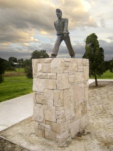 Laverton statue theft ‘disgraceful’