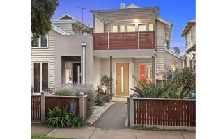 Best of all worlds: 3B Federal Street, Williamstown, 3016