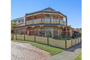 Country by the sea: 2 Robertson Street, Williamstown, 3016