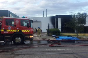 Firefighters battle suspicious Maribyrnong warehouse blaze