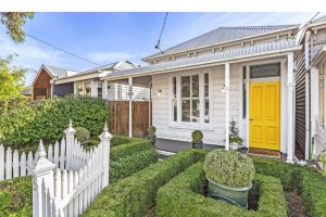 Revamp extraordinaire: 53 Home Road, Newport, 3015