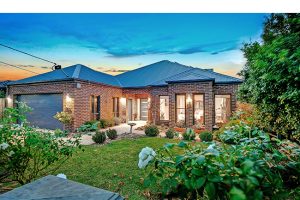 Space, pool, pizzazz: 47 Romawi Street, Altona, 3018