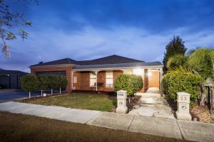 Family-friendly locale: 25 Loddon Drive, Taylors Hill 3037
