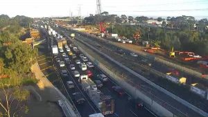 Man dies in Princes Freeway crash