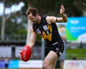 Barlow signs on as Yarraville Seddon coach