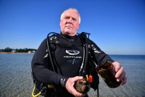 Williamstown beach clean-up mission