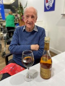 Bulldogs great turns 102