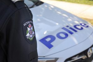 Arrests made in Maribrynong after police disover loaded firearm in stolen vehicle