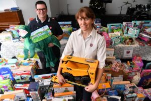 Hobsons Bay Salvos bringing Christmas cheer to people in the west