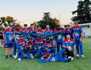 United celebrate with Warne