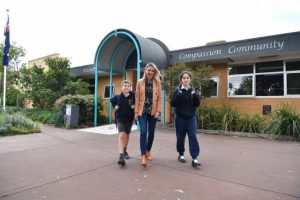 Pupils step out to school