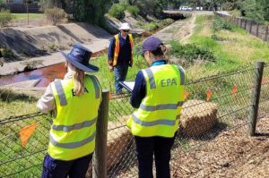 Yarraville residents advised to avoid Stony Creek after unknown substance spill