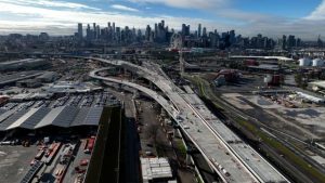 Elevated freeway taking shape