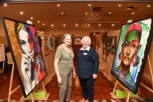 Art dazzles community