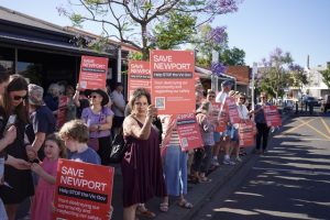 Rally to keep road open