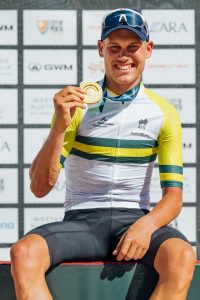 Plapp again Australian champion, shows unselfishness