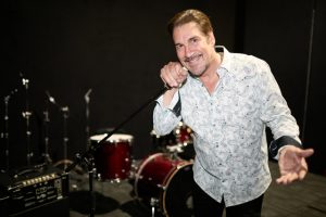 Overcoming stage fright kara-ok