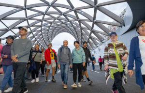 Thousands discover new tunnel