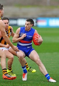 Footscray wins close ones to keep top-four hopes alive