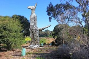 Geoffrey Ricardo to create a strange trail along Kororoit Creek