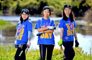 Victoria University volunteers lend hand across west