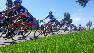 Cycling ace beats heat to extend record