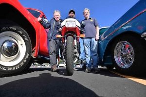 Car buffs show and tell