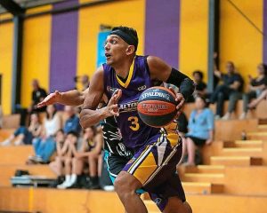 Favour swings Altona Gators’ way as teamwork takes hold